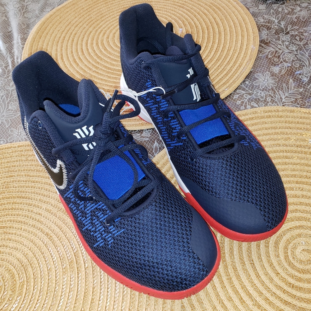 Nike Kyrie Irving Flytrap Sneakers